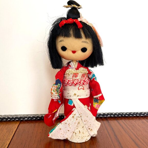 Vintage Japanese Doll Cloth Face - Fabric Kokeshi Kawaii Doll - Red Kimono - Picture 12 of 12